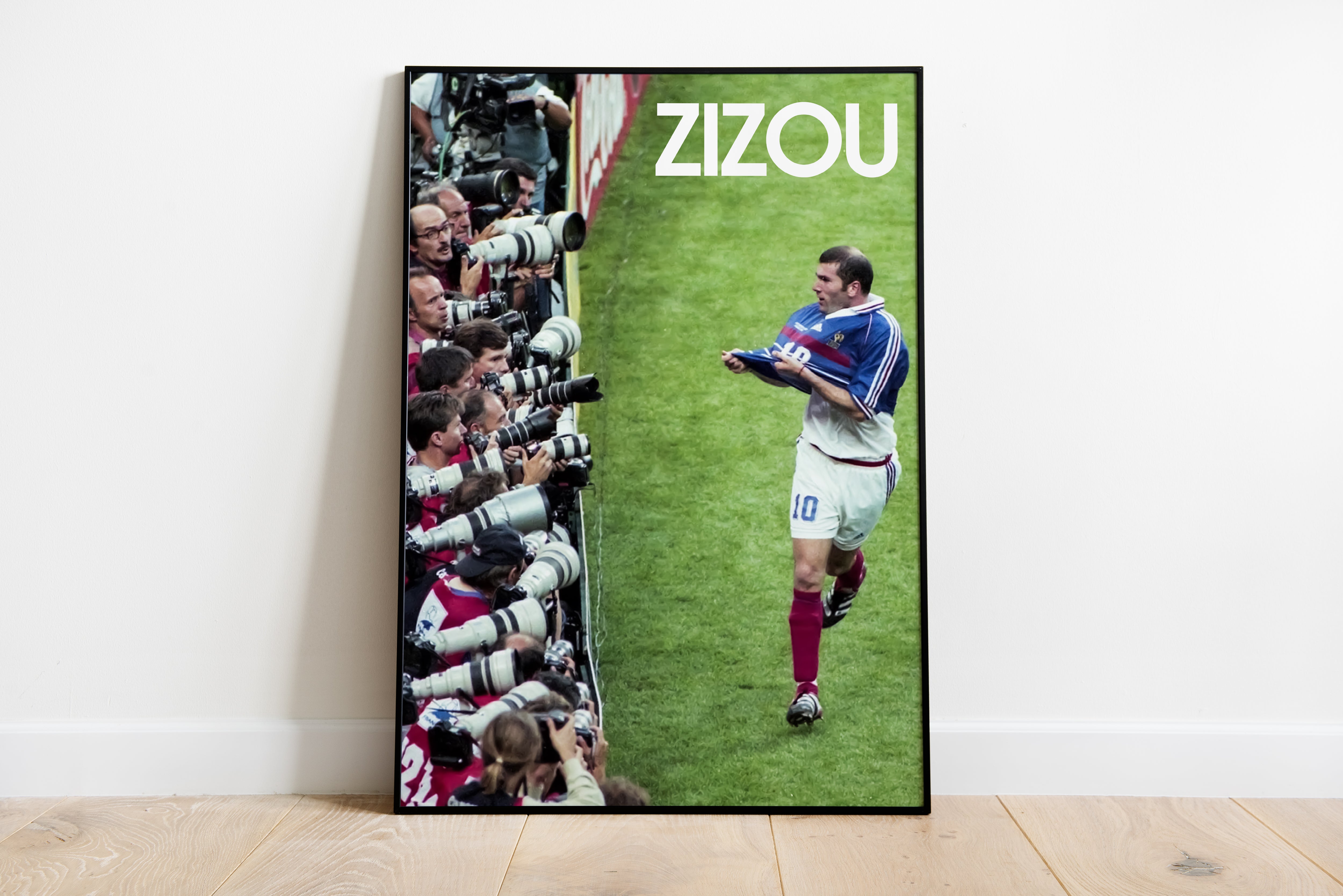 Your new favourite genre of photo: Zinedine Zidane, the Juventus years, 1996-2001. La grande bellezza Your new favourite genre of photo: Zinedine Zidane, the Juventus years, 1996-2001. La grande bellezza
